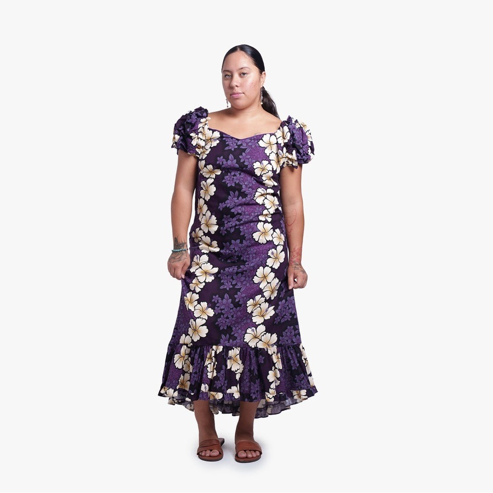 Hilo Hattie New Size 2XL‎ Blossoming Hibiscus Purple Shirred Sleeve Muʻumuʻu